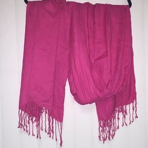 (Any 3 $6 items for $15) BIJOUX TERNER LARGE PINK SCARF